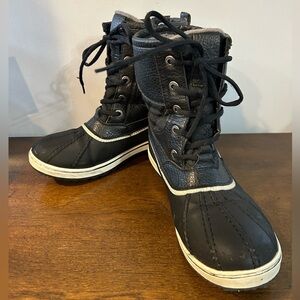 Globalwin Women's Black & Fur Winter Boots Sz 8.5 Style W1931-1 Excellent Shape.